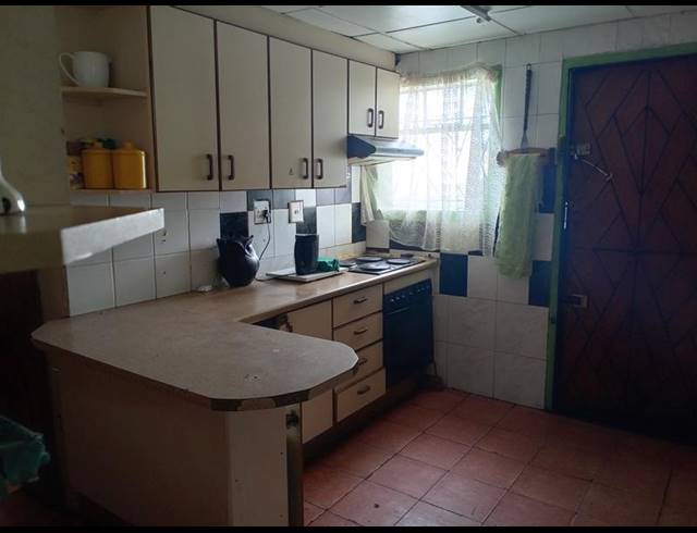 3 BEDROOM HOUSE FOR SALE IN EASTRIDGE